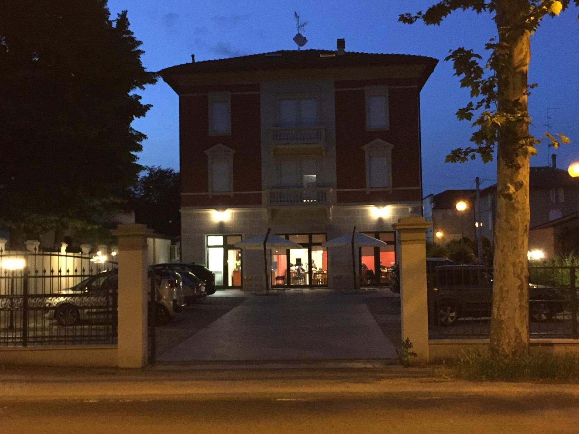 Mistica Space Apartment Reggio Emilia Ngoại thất bức ảnh